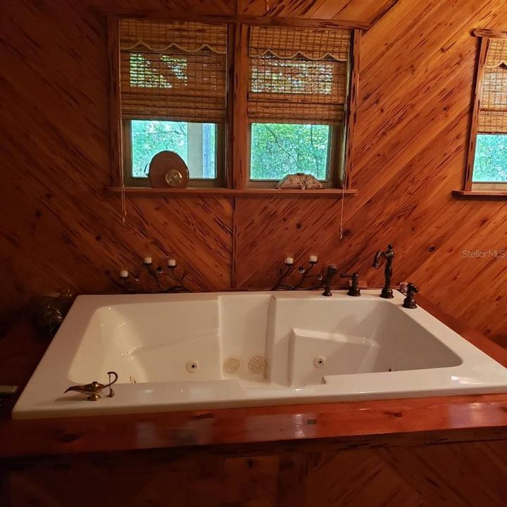 На продажу: $599,900 (2 спален, 2 ванн, 1698 Квадратных фут)