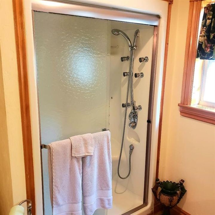 На продажу: $599,900 (2 спален, 2 ванн, 1698 Квадратных фут)