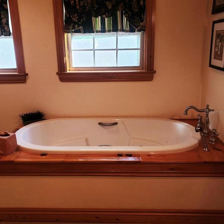 На продажу: $599,900 (2 спален, 2 ванн, 1698 Квадратных фут)