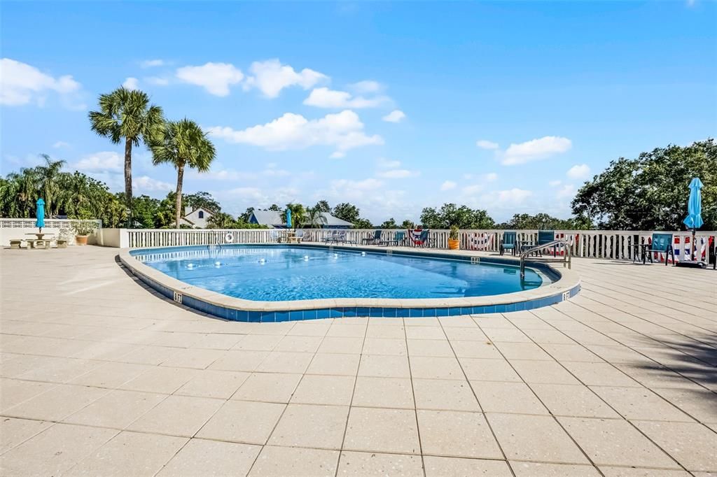 待售: $219,900 (1 贝兹, 1 浴室, 585 平方英尺)