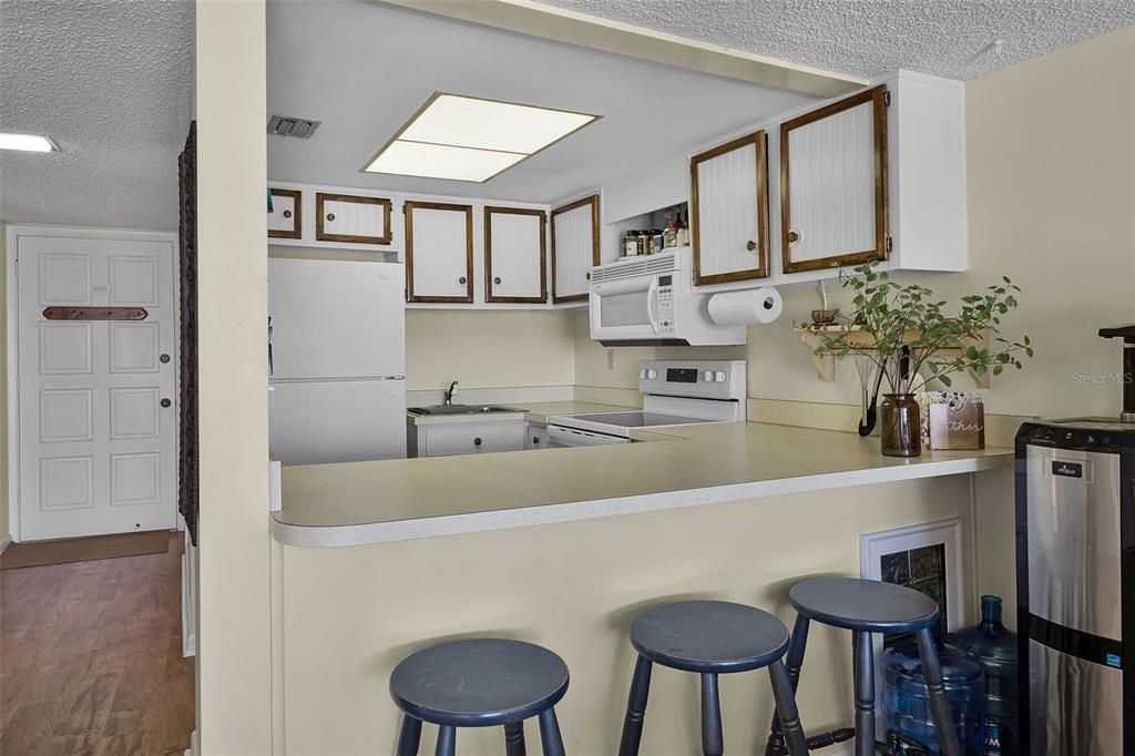 待售: $219,900 (1 贝兹, 1 浴室, 585 平方英尺)