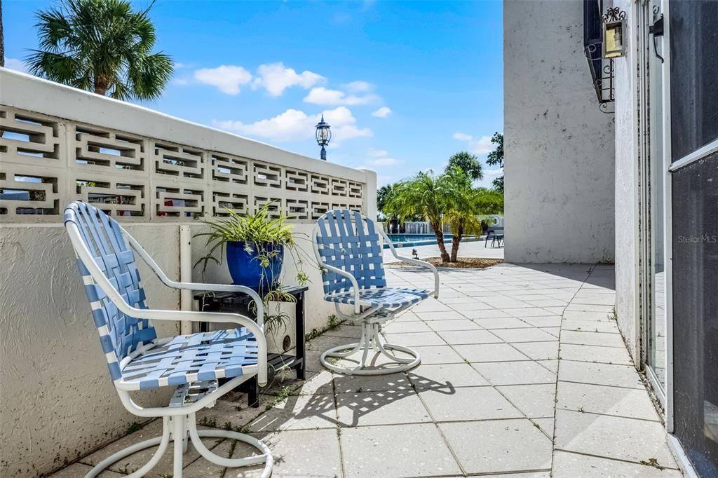 待售: $219,900 (1 贝兹, 1 浴室, 585 平方英尺)