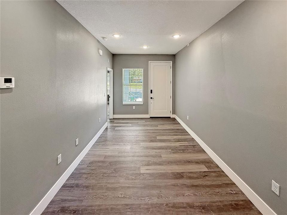 For Rent: $1,550 (3 beds, 2 baths, 1005 Square Feet)