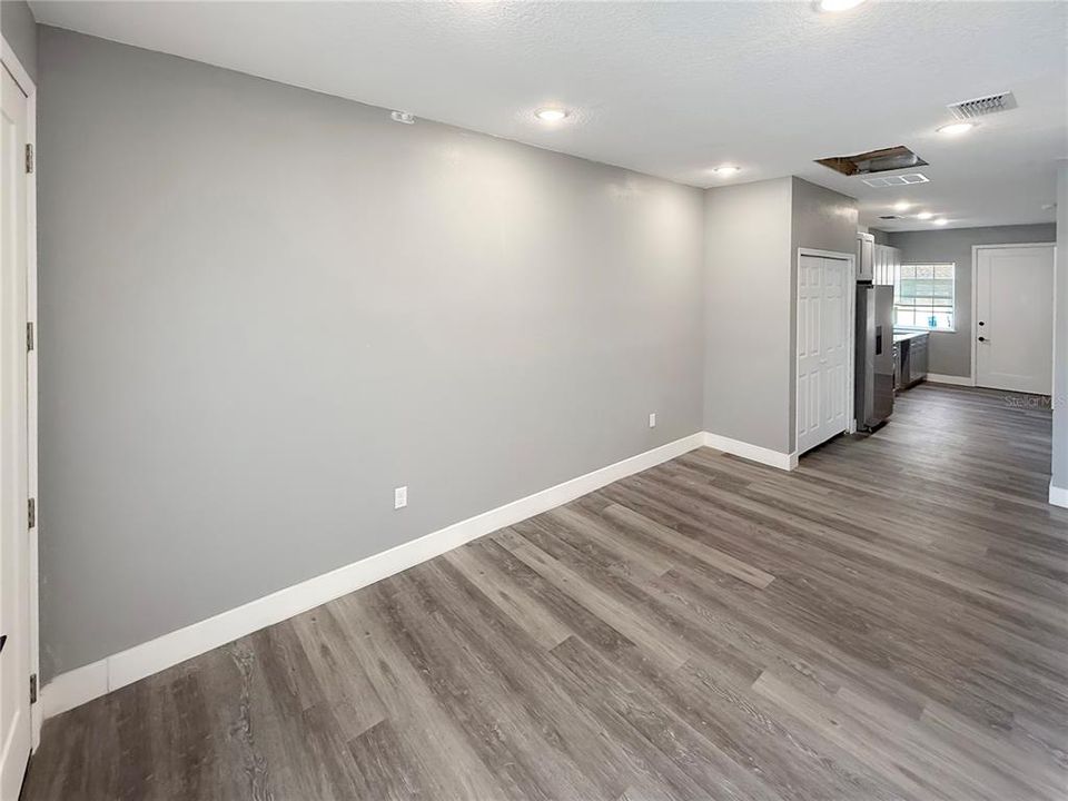 For Rent: $1,550 (3 beds, 2 baths, 1005 Square Feet)
