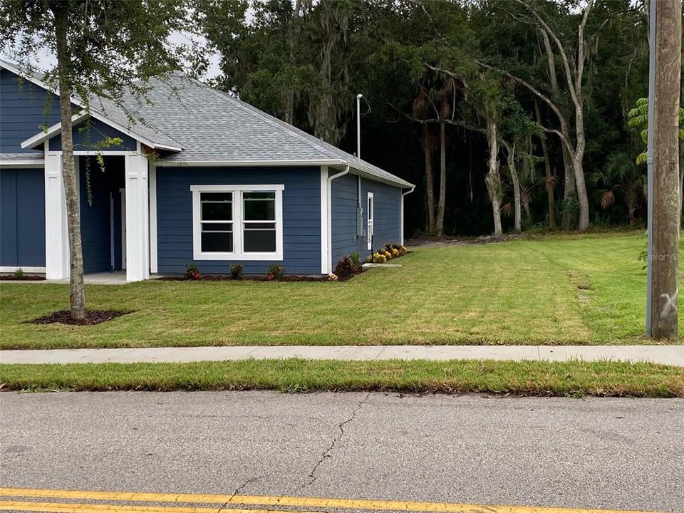 合同活跃: $299,000 (3 贝兹, 2 浴室, 1548 平方英尺)