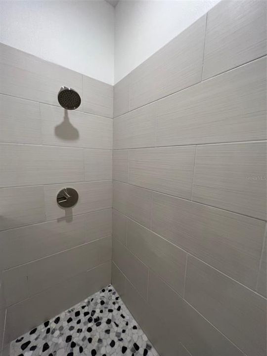 合同活跃: $299,000 (3 贝兹, 2 浴室, 1548 平方英尺)