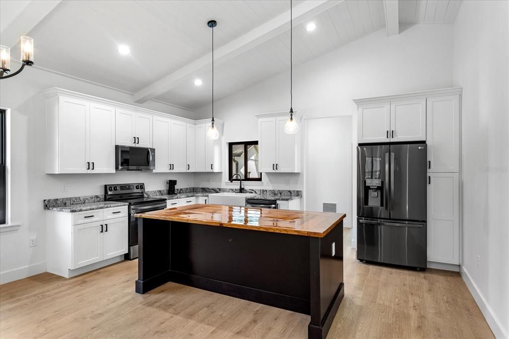 En Venta: $720,000 (3 camas, 2 baños, 1544 Pies cuadrados)