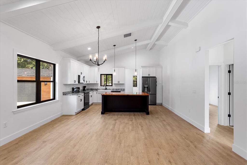 En Venta: $720,000 (3 camas, 2 baños, 1544 Pies cuadrados)