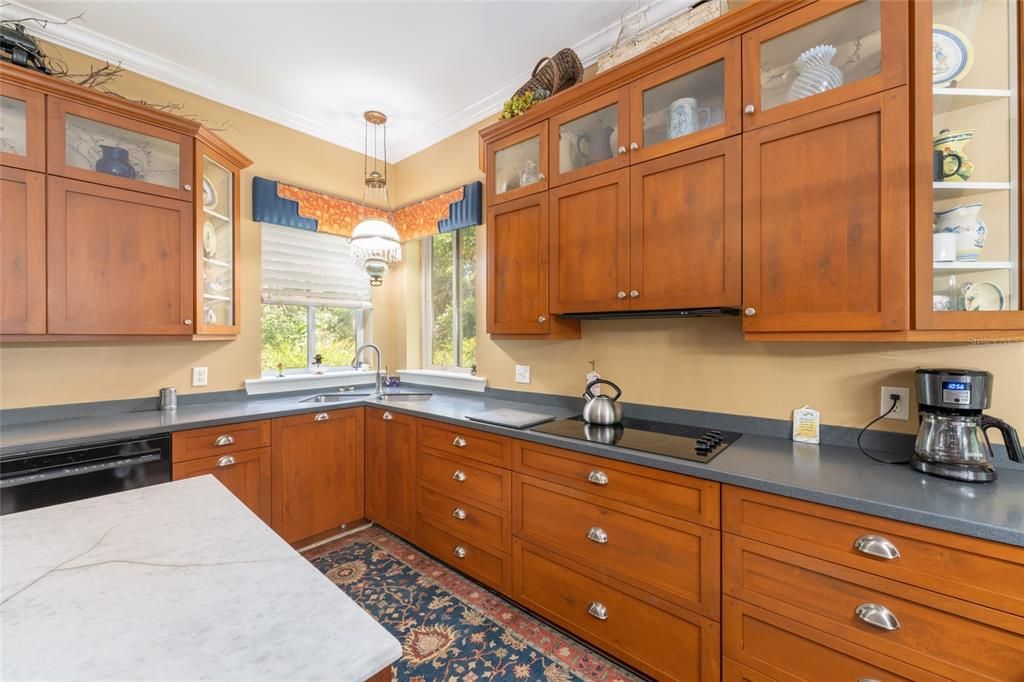 For Sale: $1,050,000 (3 beds, 2 baths, 2303 Square Feet)