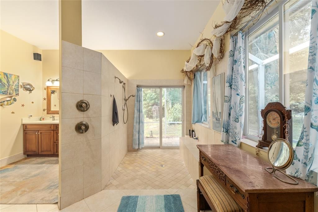 For Sale: $1,050,000 (3 beds, 2 baths, 2303 Square Feet)