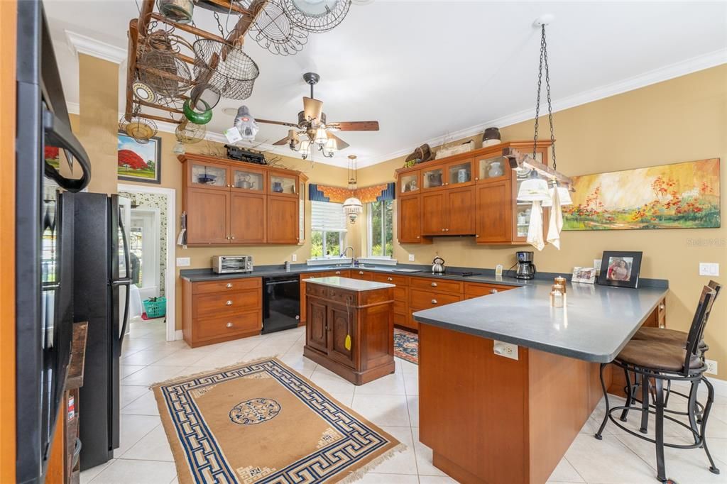 For Sale: $1,050,000 (3 beds, 2 baths, 2303 Square Feet)