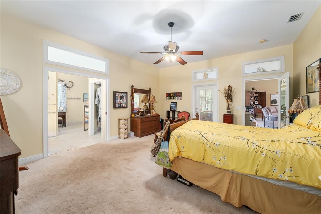 For Sale: $1,050,000 (3 beds, 2 baths, 2303 Square Feet)