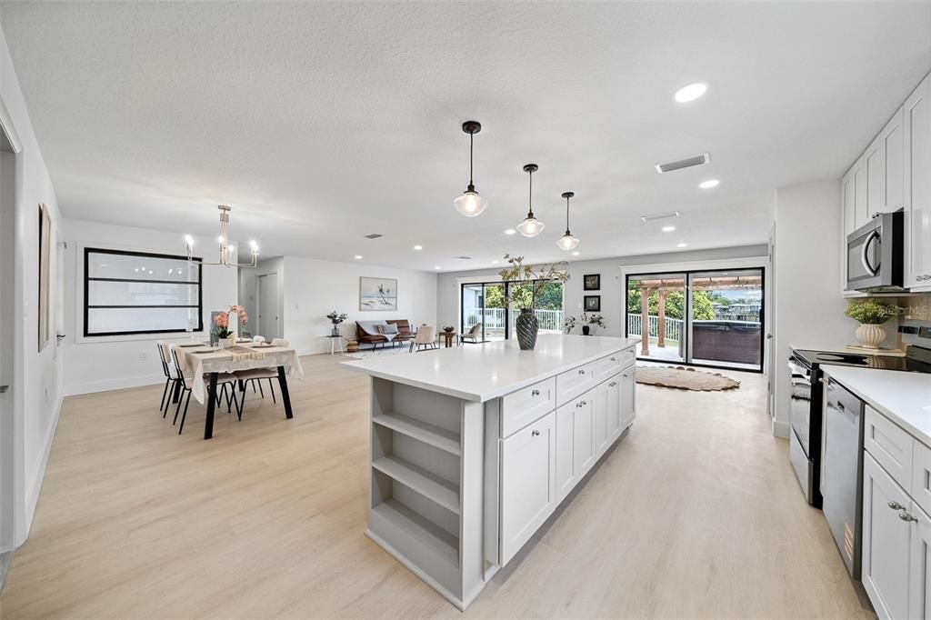 For Sale: $598,000 (3 beds, 2 baths, 1768 Square Feet)