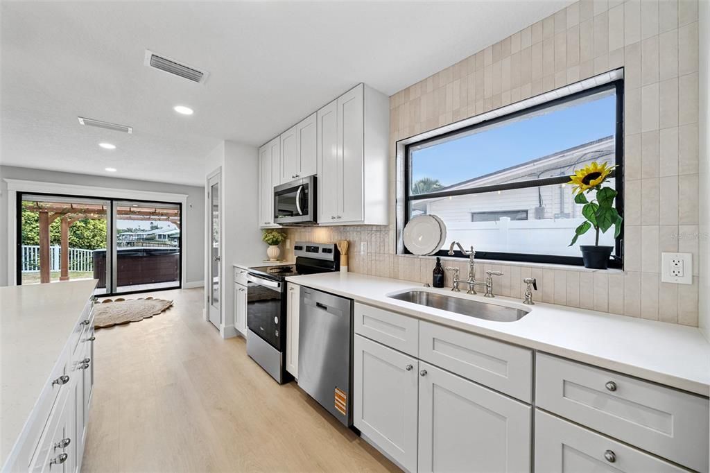 For Sale: $598,000 (3 beds, 2 baths, 1768 Square Feet)