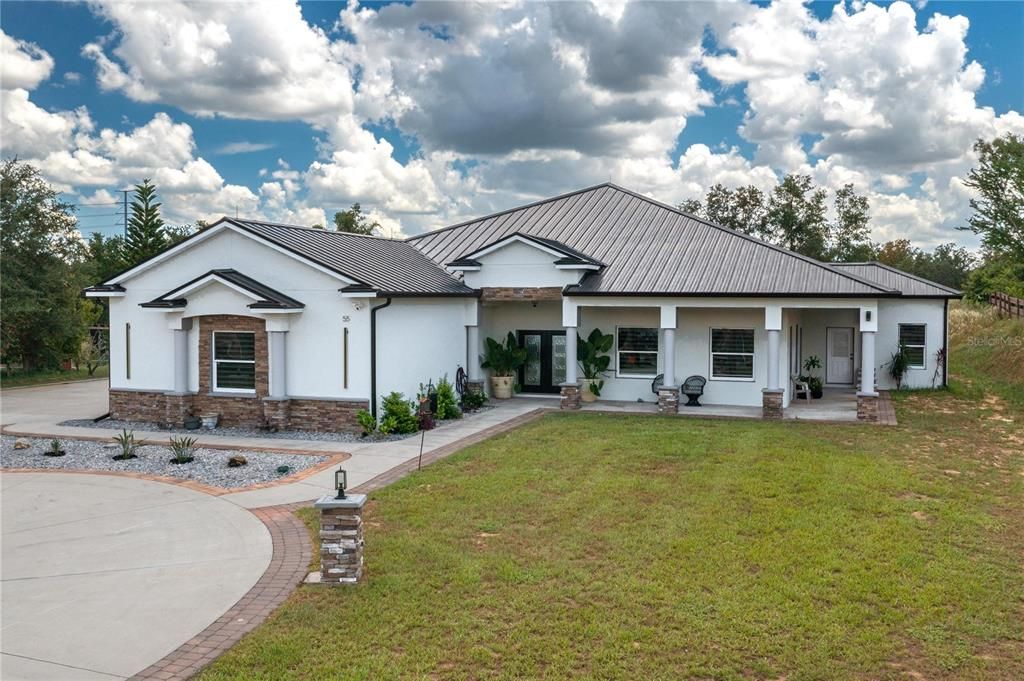 For Sale: $775,000 (4 beds, 4 baths, 2823 Square Feet)