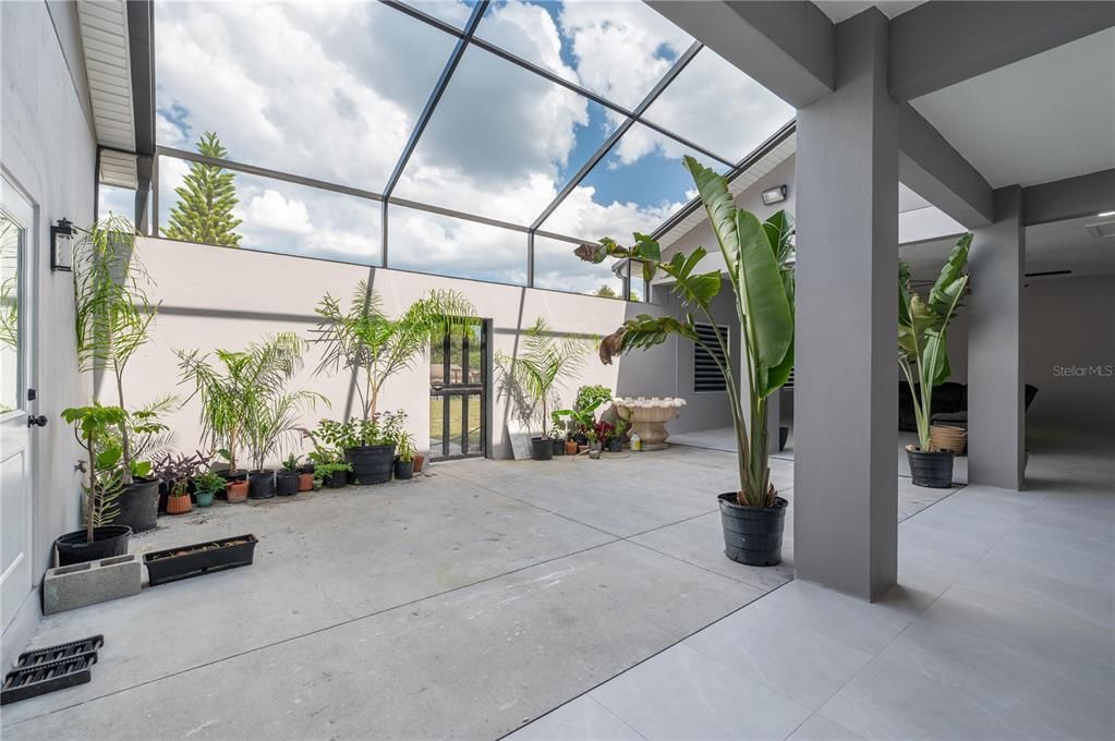 For Sale: $775,000 (4 beds, 4 baths, 2823 Square Feet)