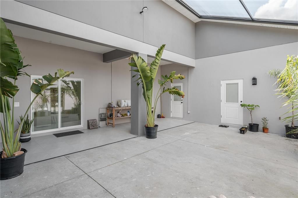 For Sale: $775,000 (4 beds, 4 baths, 2823 Square Feet)