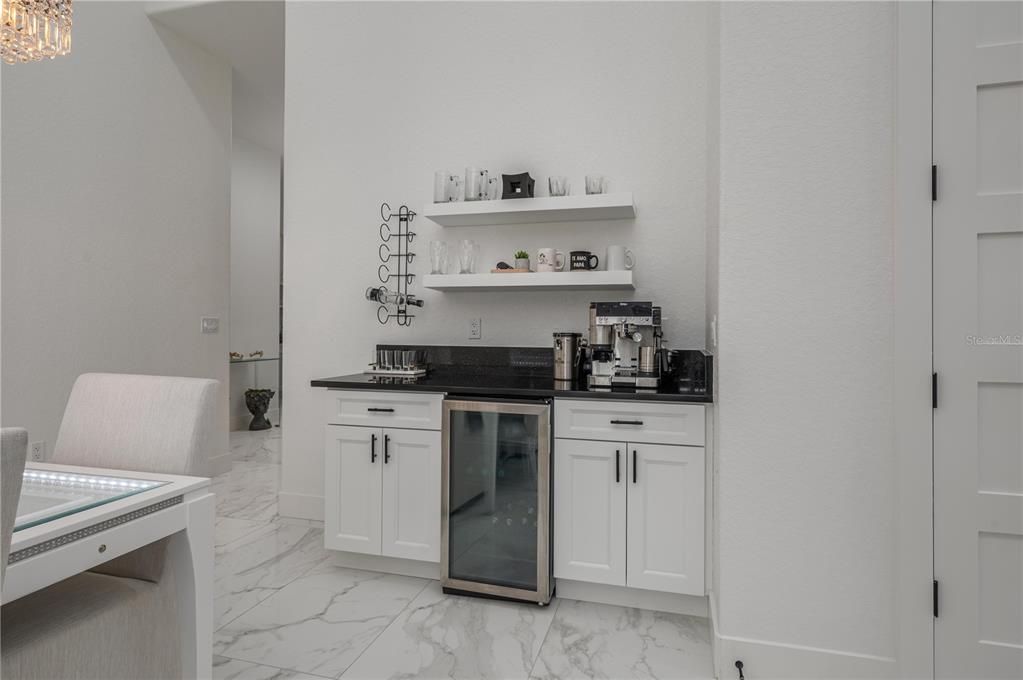 For Sale: $775,000 (4 beds, 4 baths, 2823 Square Feet)