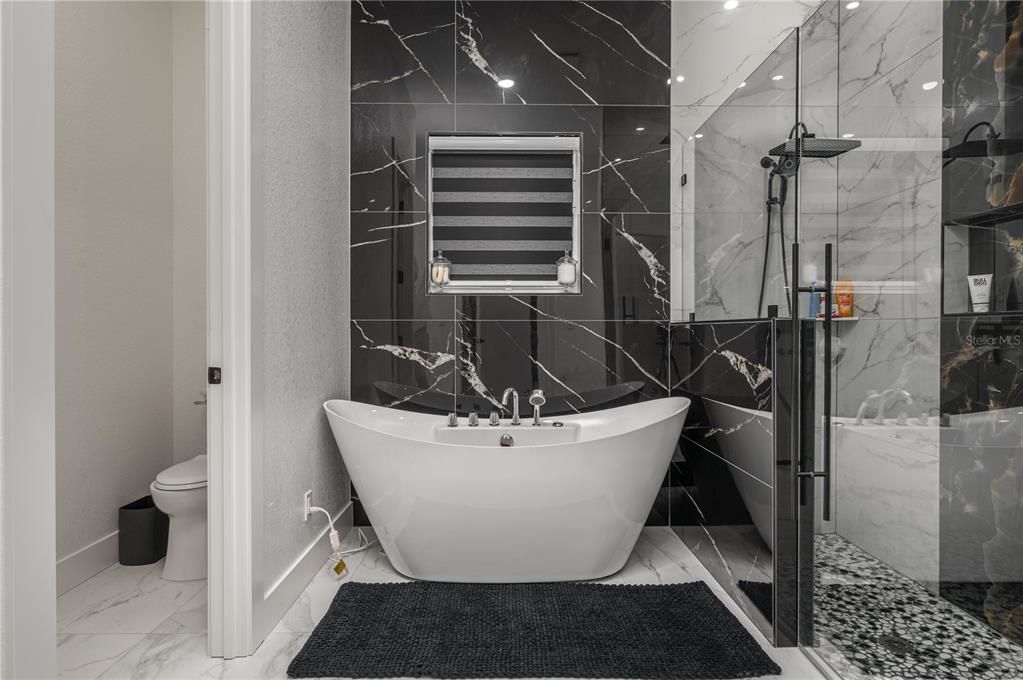 For Sale: $775,000 (4 beds, 4 baths, 2823 Square Feet)