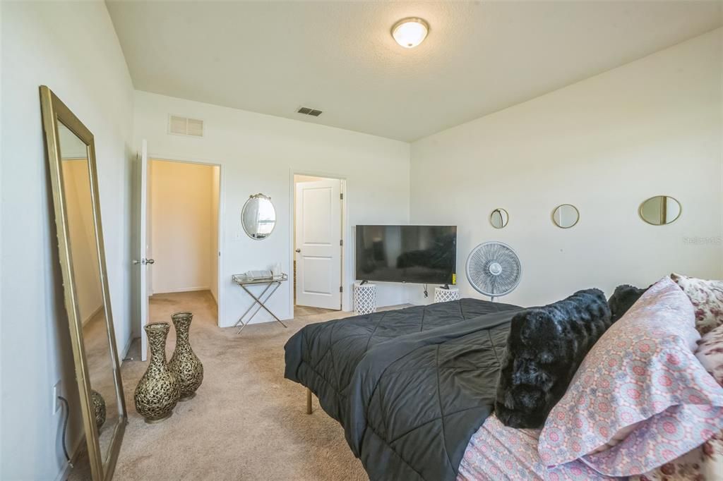 Active With Contract: $260,000 (4 beds, 2 baths, 1992 Square Feet)