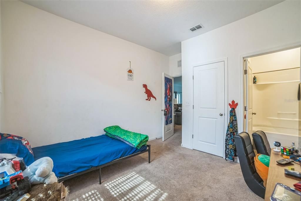 Active With Contract: $260,000 (4 beds, 2 baths, 1992 Square Feet)