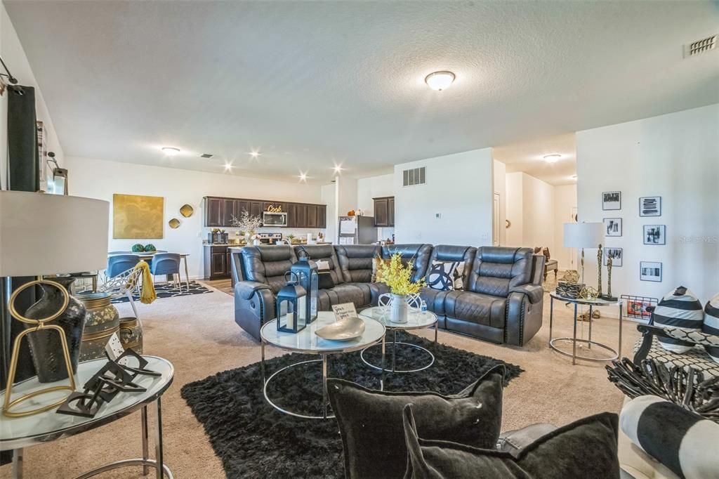 Active With Contract: $260,000 (4 beds, 2 baths, 1992 Square Feet)