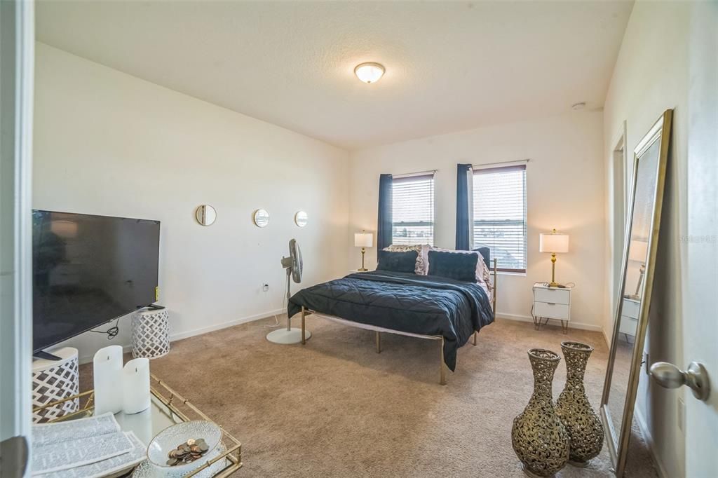 Active With Contract: $260,000 (4 beds, 2 baths, 1992 Square Feet)