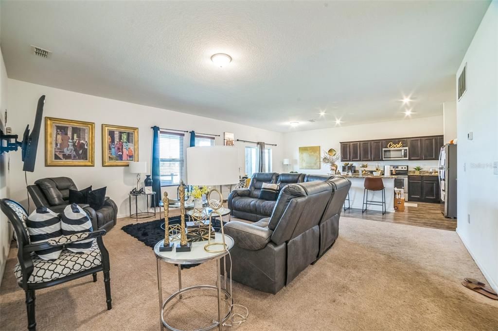 Active With Contract: $260,000 (4 beds, 2 baths, 1992 Square Feet)