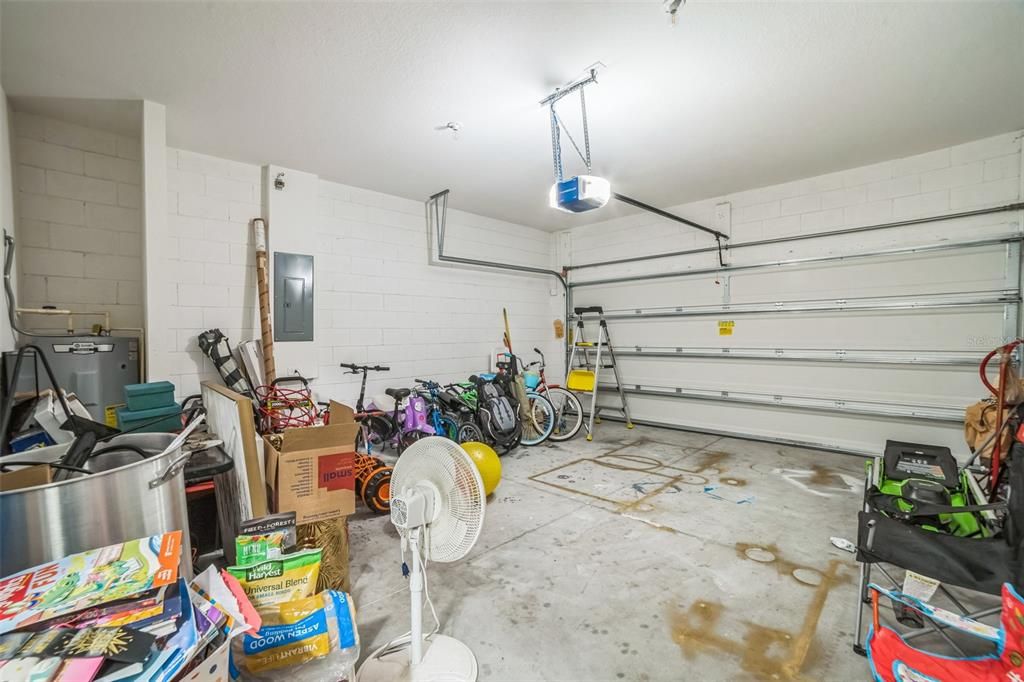 Active With Contract: $260,000 (4 beds, 2 baths, 1992 Square Feet)