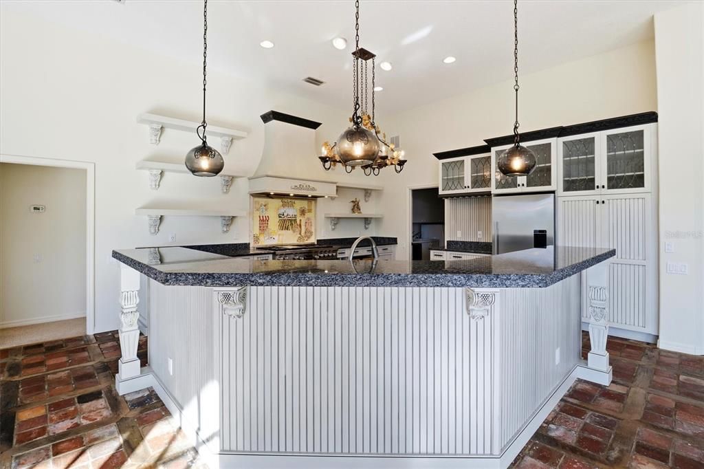 合同活跃: $955,000 (4 贝兹, 3 浴室, 3264 平方英尺)