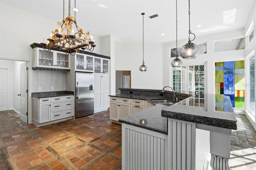 合同活跃: $955,000 (4 贝兹, 3 浴室, 3264 平方英尺)