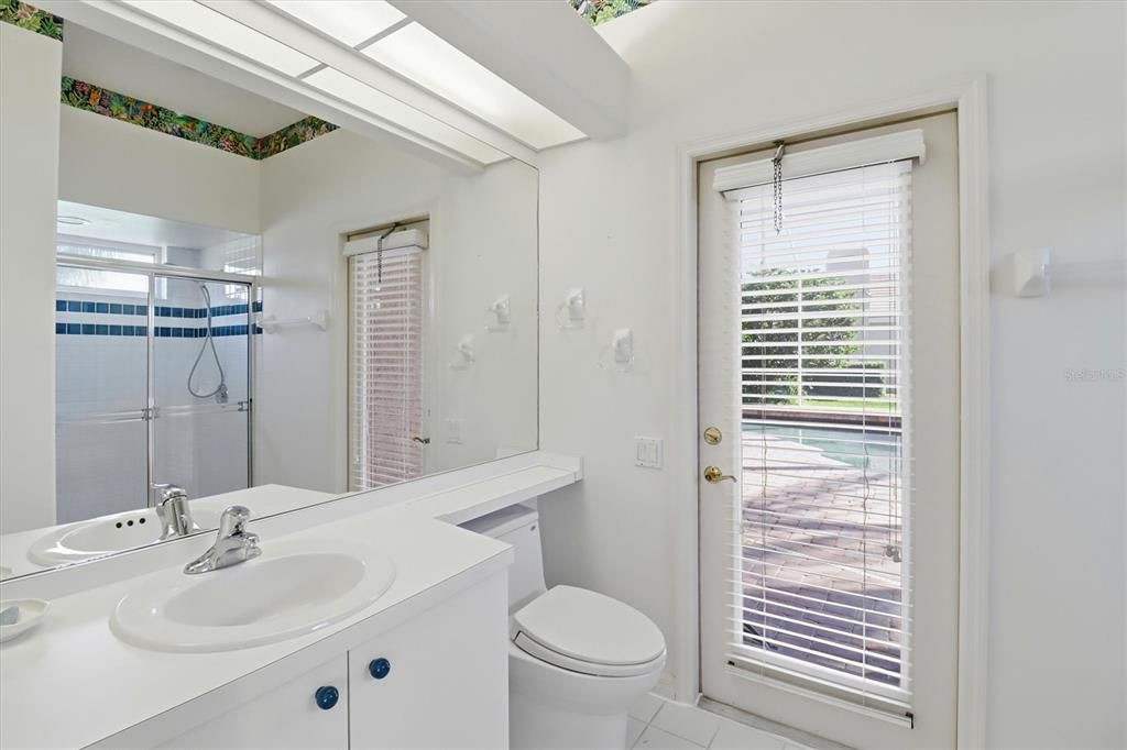 合同活跃: $955,000 (4 贝兹, 3 浴室, 3264 平方英尺)