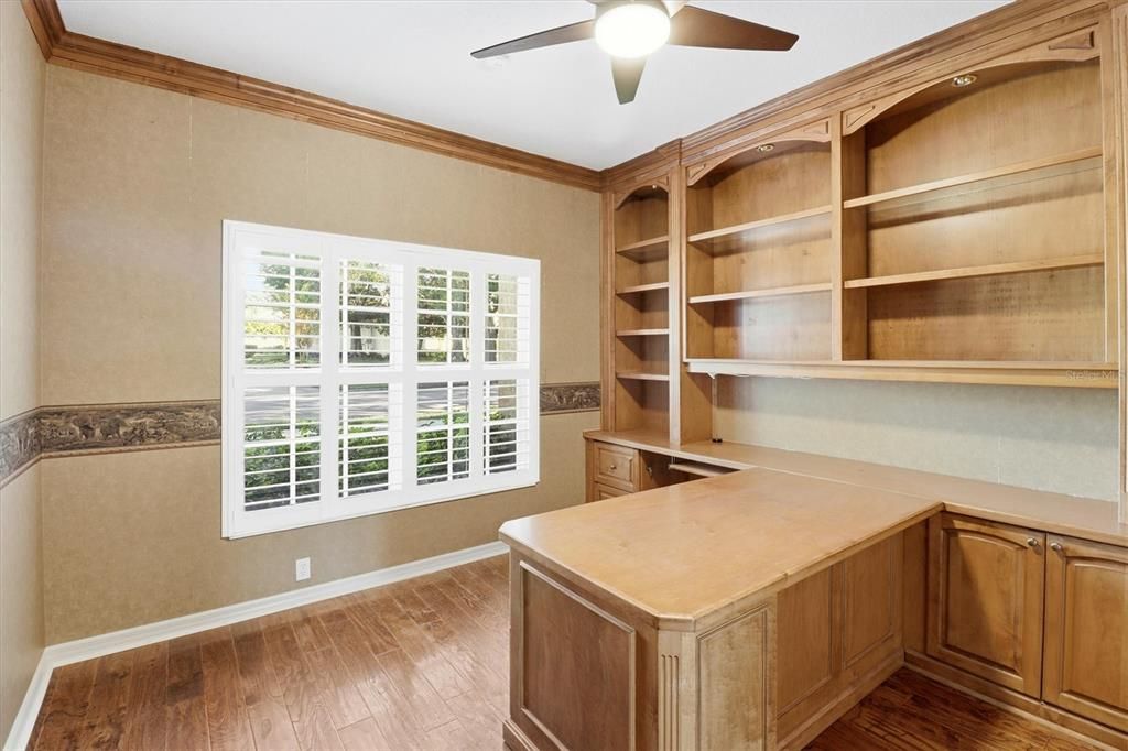 合同活跃: $955,000 (4 贝兹, 3 浴室, 3264 平方英尺)