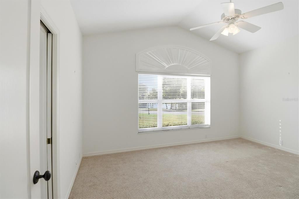 合同活跃: $955,000 (4 贝兹, 3 浴室, 3264 平方英尺)