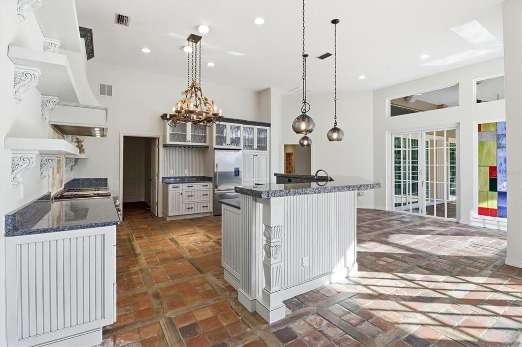 合同活跃: $955,000 (4 贝兹, 3 浴室, 3264 平方英尺)