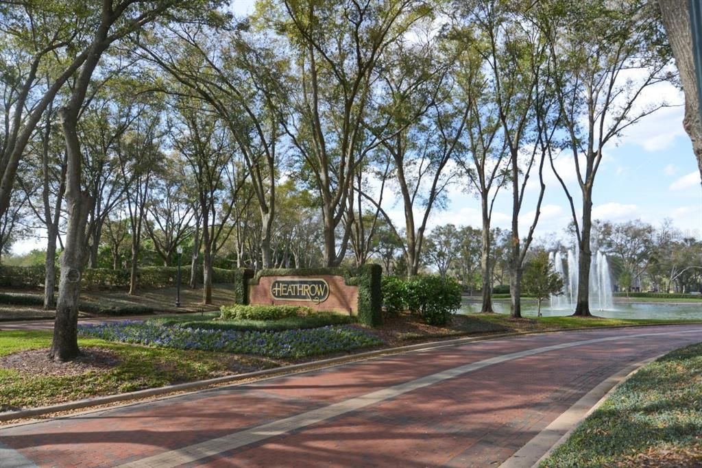 合同活跃: $955,000 (4 贝兹, 3 浴室, 3264 平方英尺)