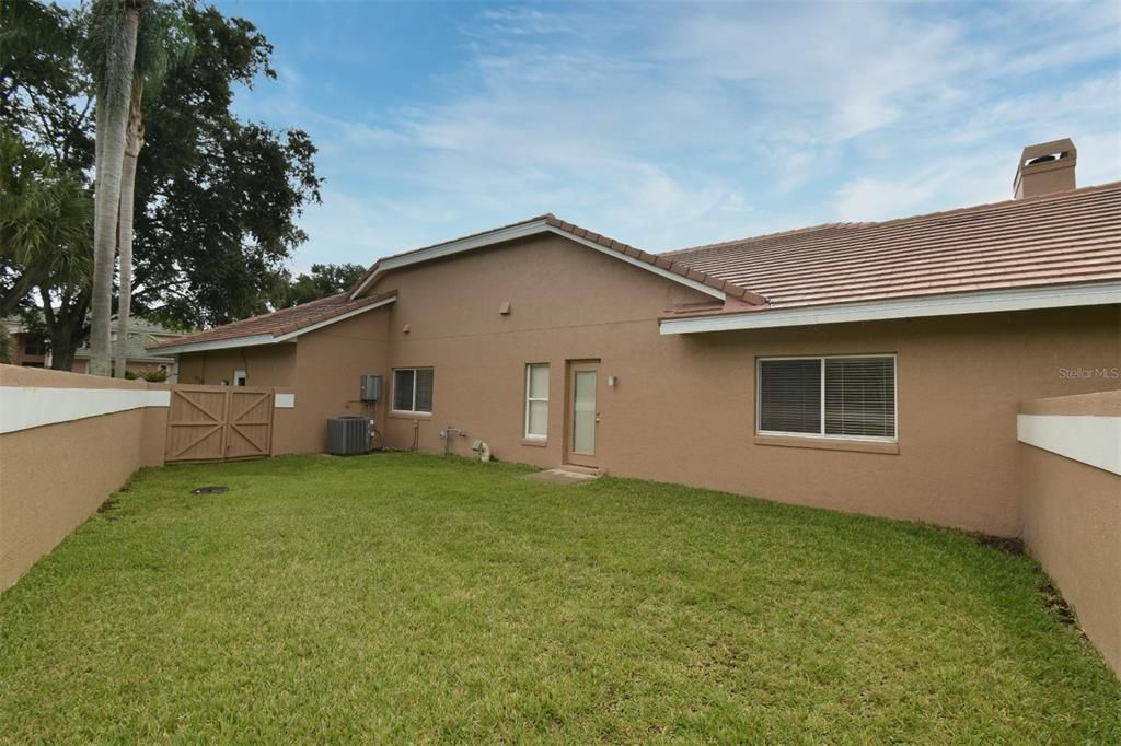 合同活跃: $955,000 (4 贝兹, 3 浴室, 3264 平方英尺)