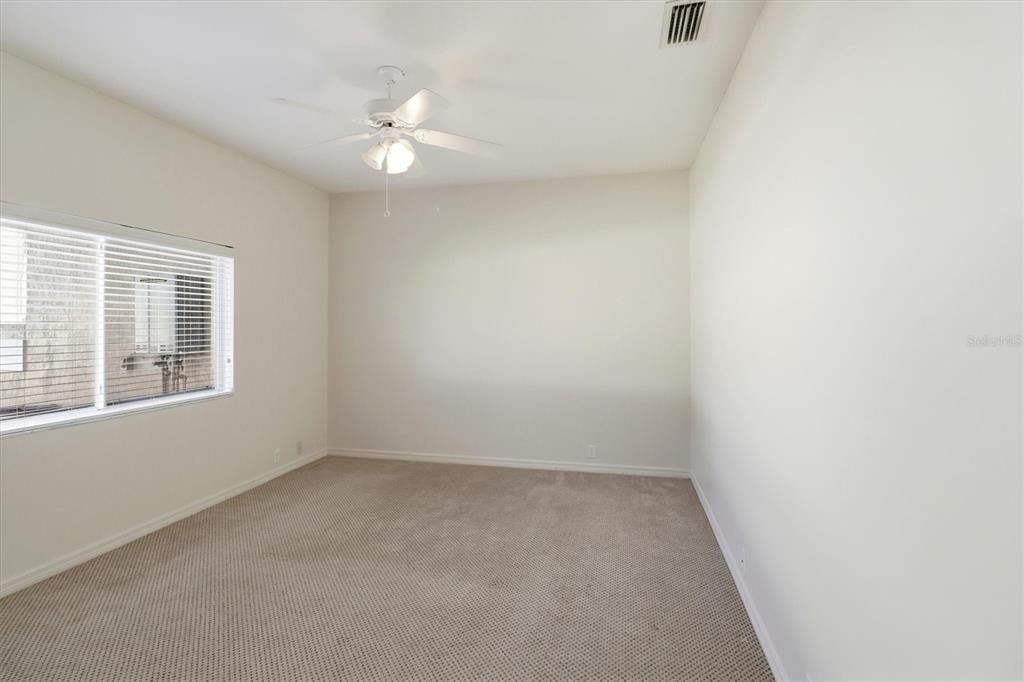 合同活跃: $955,000 (4 贝兹, 3 浴室, 3264 平方英尺)