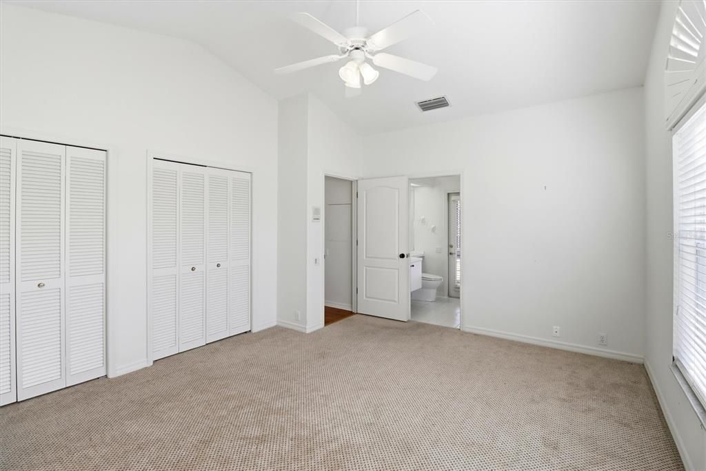 合同活跃: $955,000 (4 贝兹, 3 浴室, 3264 平方英尺)