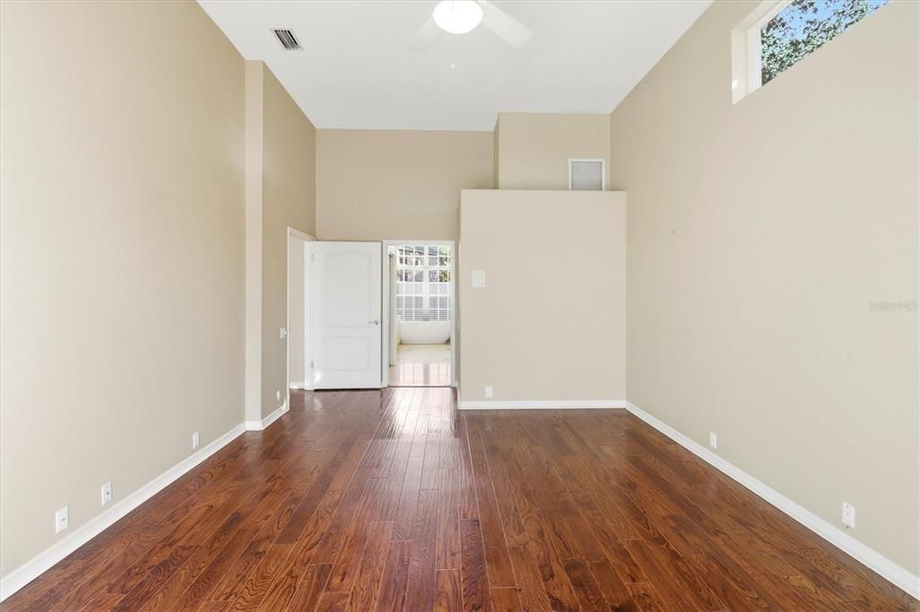 合同活跃: $955,000 (4 贝兹, 3 浴室, 3264 平方英尺)