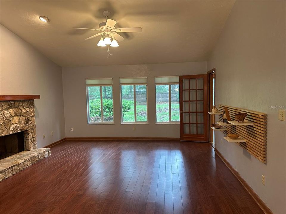 Active With Contract: $397,000 (3 beds, 2 baths, 1926 Square Feet)