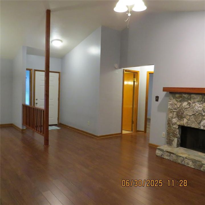 Active With Contract: $397,000 (3 beds, 2 baths, 1926 Square Feet)