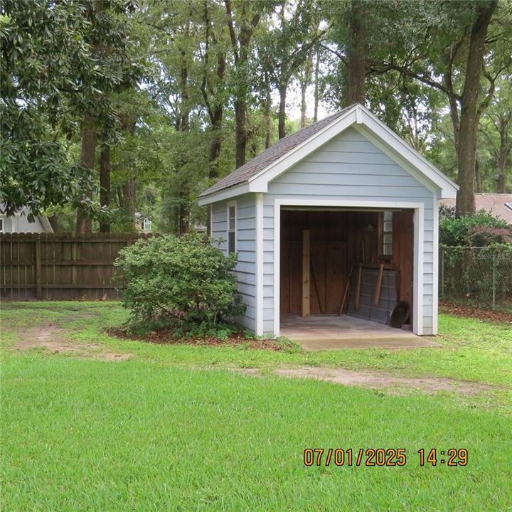 Active With Contract: $397,000 (3 beds, 2 baths, 1926 Square Feet)
