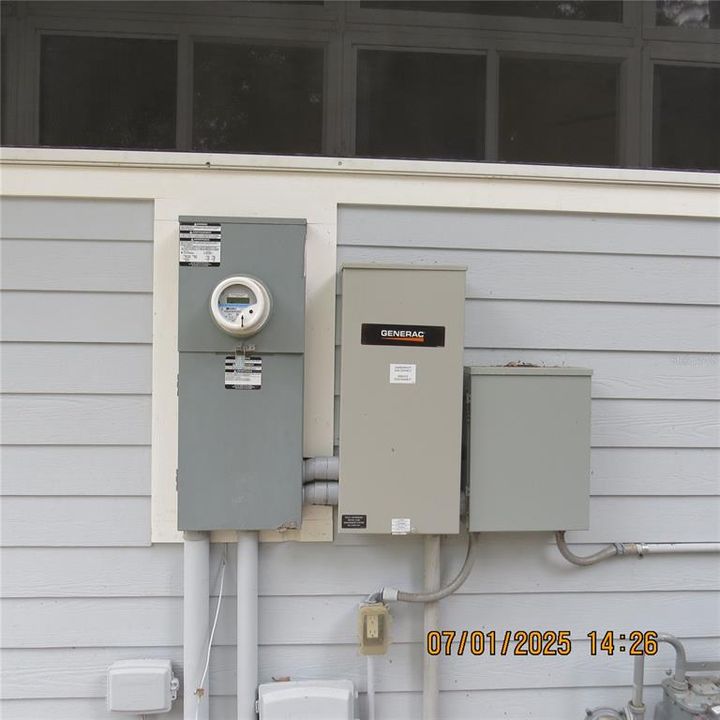 Active With Contract: $397,000 (3 beds, 2 baths, 1926 Square Feet)