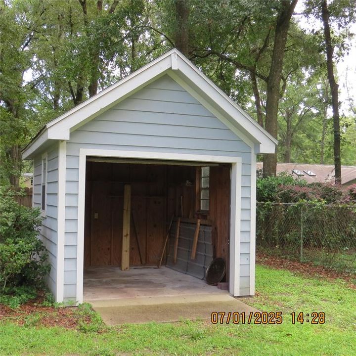 Active With Contract: $397,000 (3 beds, 2 baths, 1926 Square Feet)
