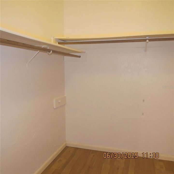 Active With Contract: $397,000 (3 beds, 2 baths, 1926 Square Feet)