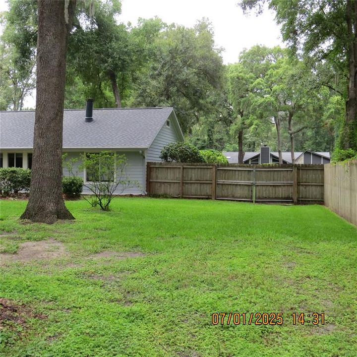 Active With Contract: $397,000 (3 beds, 2 baths, 1926 Square Feet)