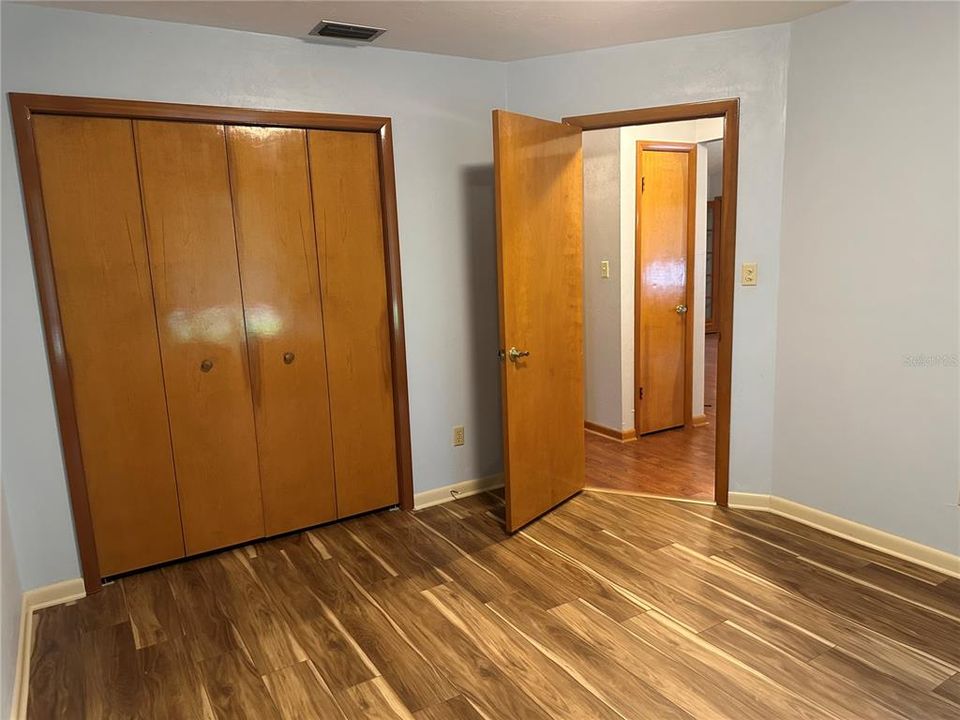 Active With Contract: $397,000 (3 beds, 2 baths, 1926 Square Feet)