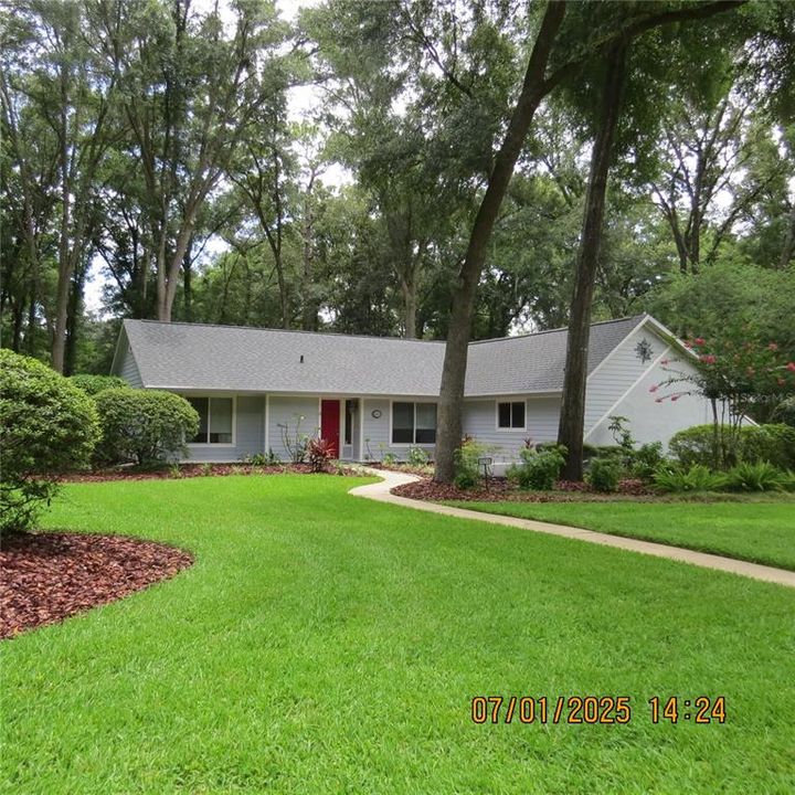 Active With Contract: $397,000 (3 beds, 2 baths, 1926 Square Feet)