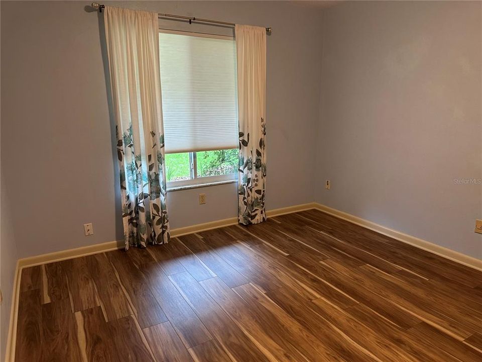 Active With Contract: $397,000 (3 beds, 2 baths, 1926 Square Feet)